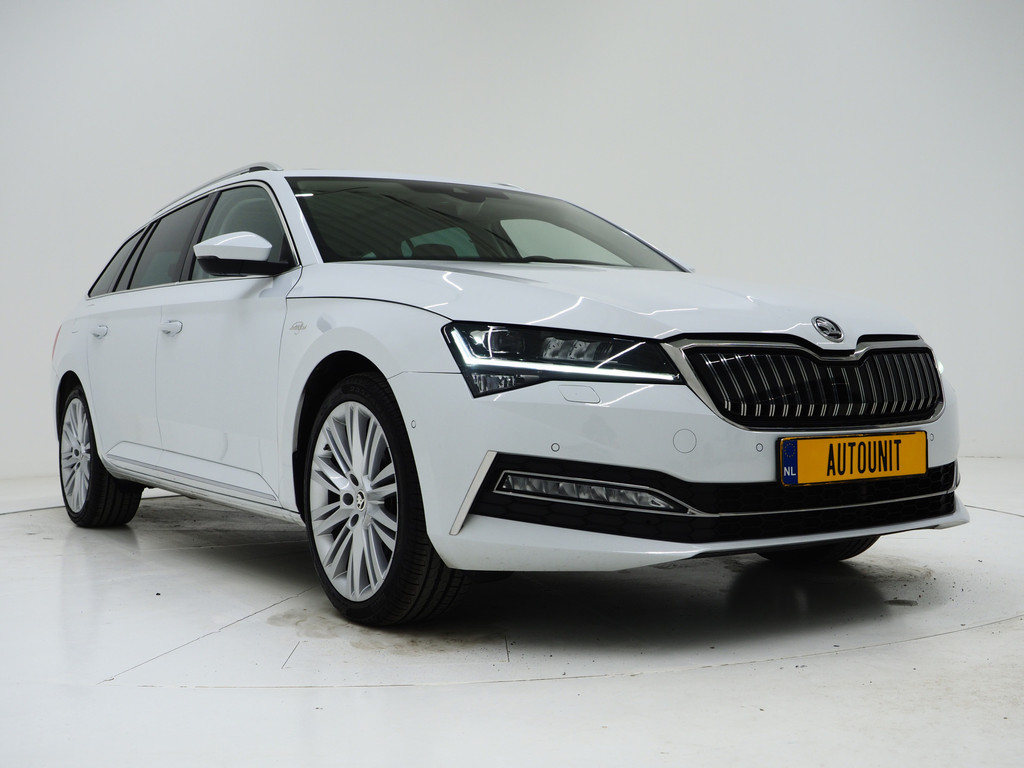 Škoda Superb Combi 1.4 TSI iV Laurin & Klement 57