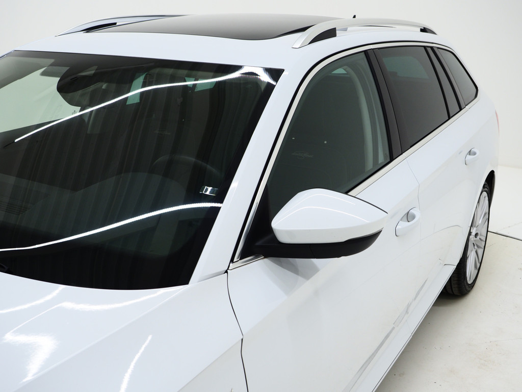 Škoda Superb Combi 1.4 TSI iV Laurin & Klement 59