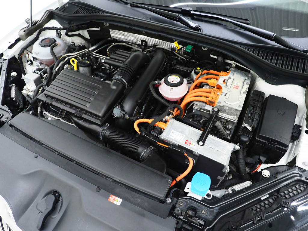 Škoda Superb Combi 1.4 TSI iV Laurin & Klement 6