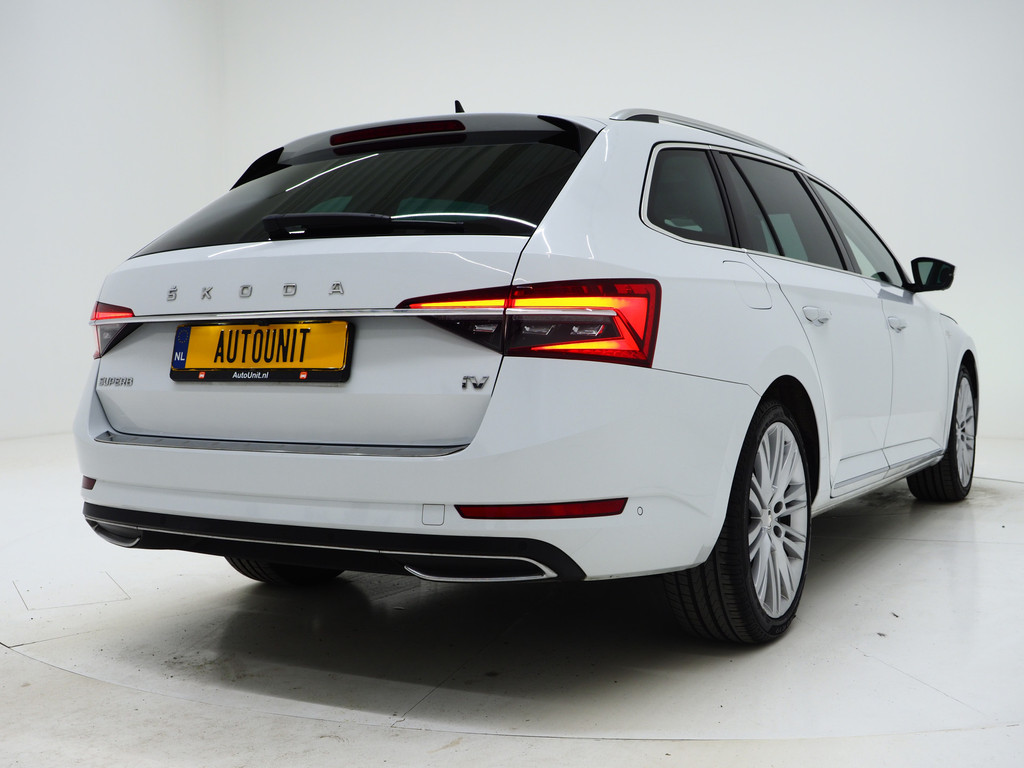 Škoda Superb Combi 1.4 TSI iV Laurin & Klement 8