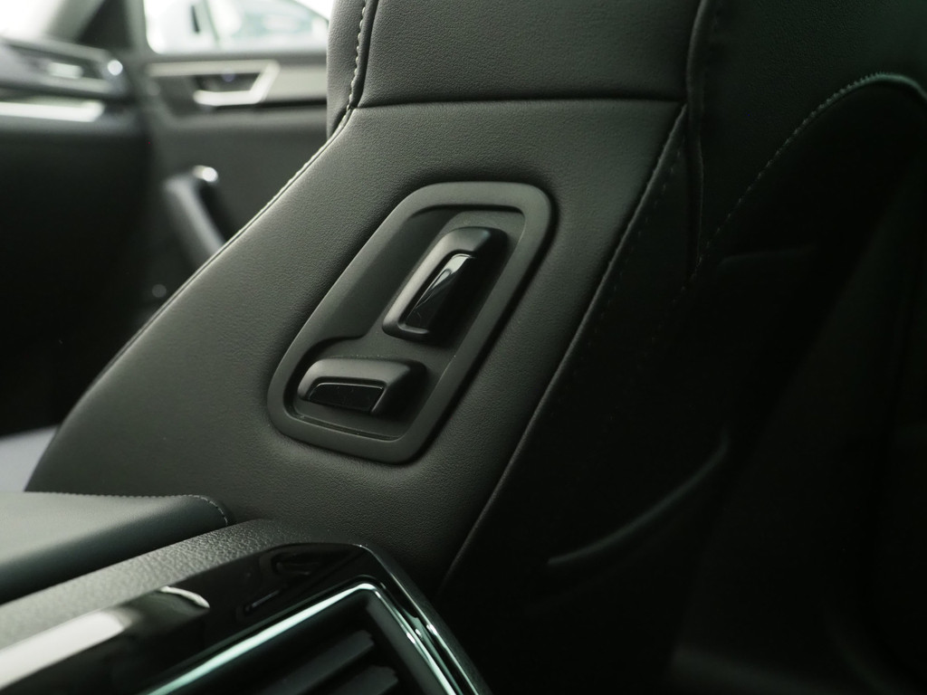 Škoda Superb Combi 1.4 TSI iV Laurin & Klement 85