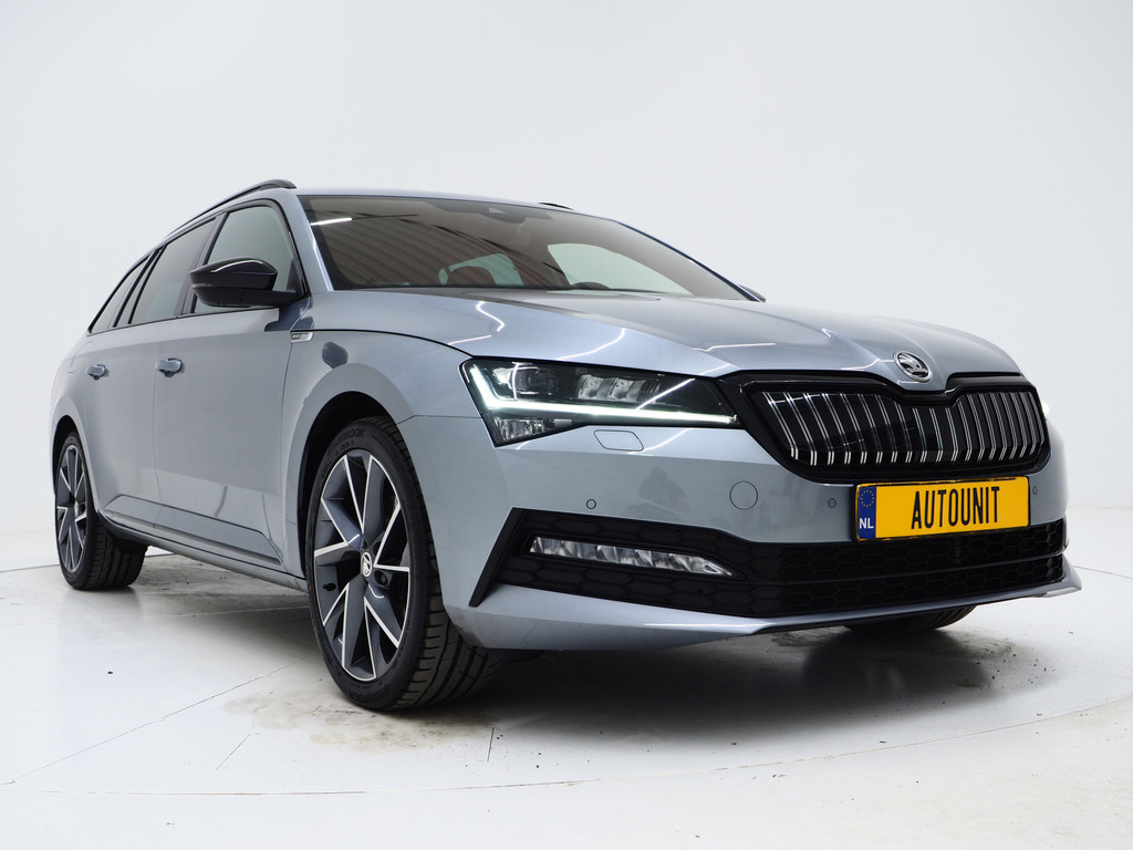Škoda Superb Combi 1.4 TSI iV Sportline 10