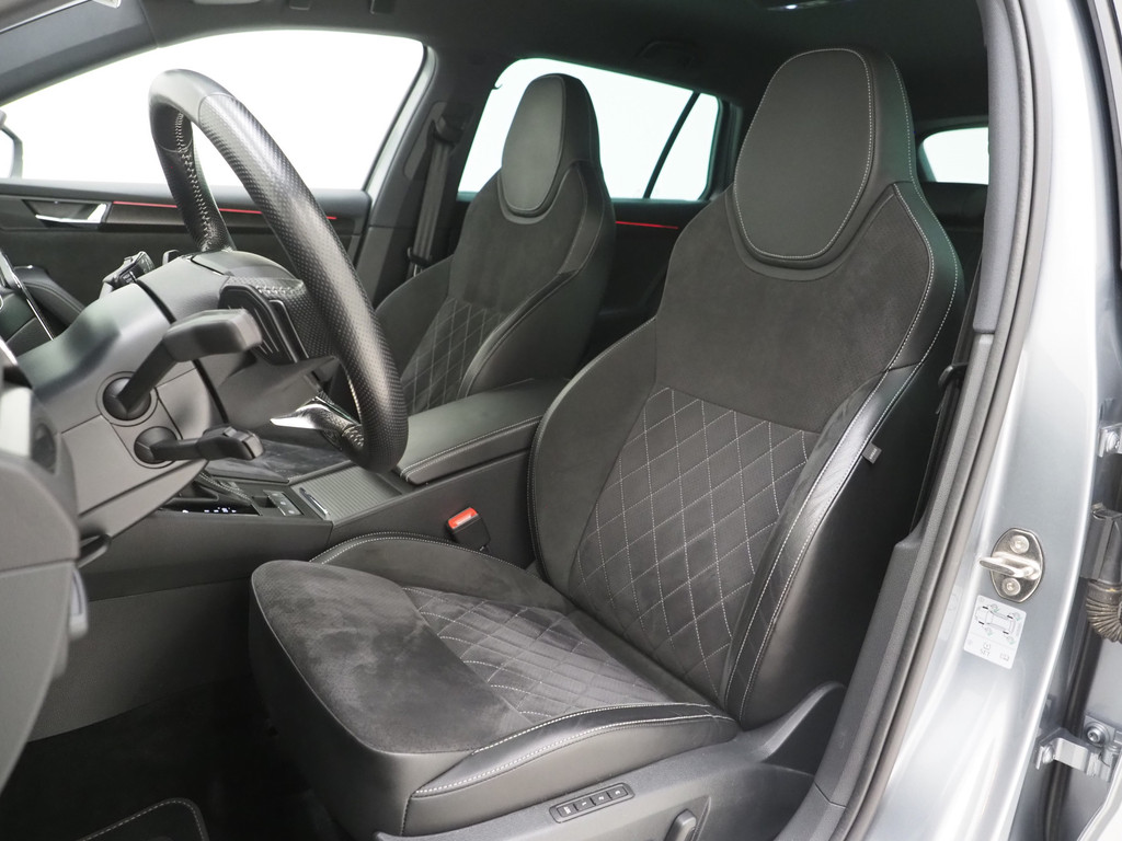 Škoda Superb Combi 1.4 TSI iV Sportline 46