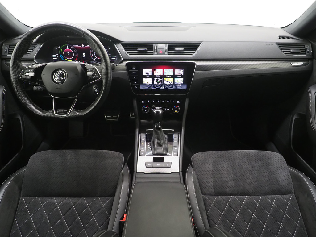 Škoda Superb Combi 1.4 TSI iV Sportline 47