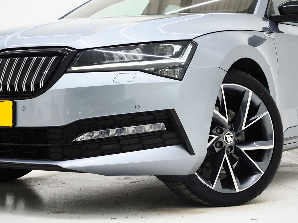 Škoda Superb Combi 1.4 TSI iV Sportline 48