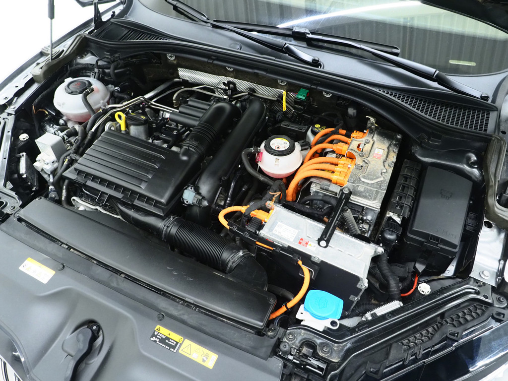 Škoda Superb Combi 1.4 TSI iV Sportline 6