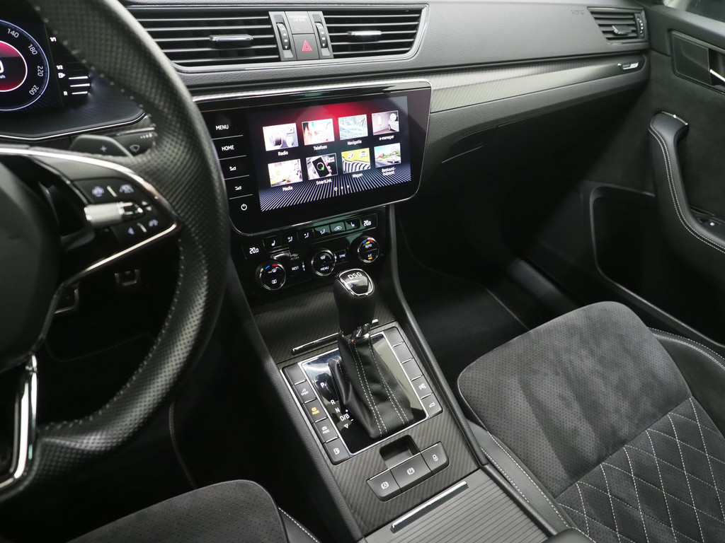Škoda Superb Combi 1.4 TSI iV Sportline 79