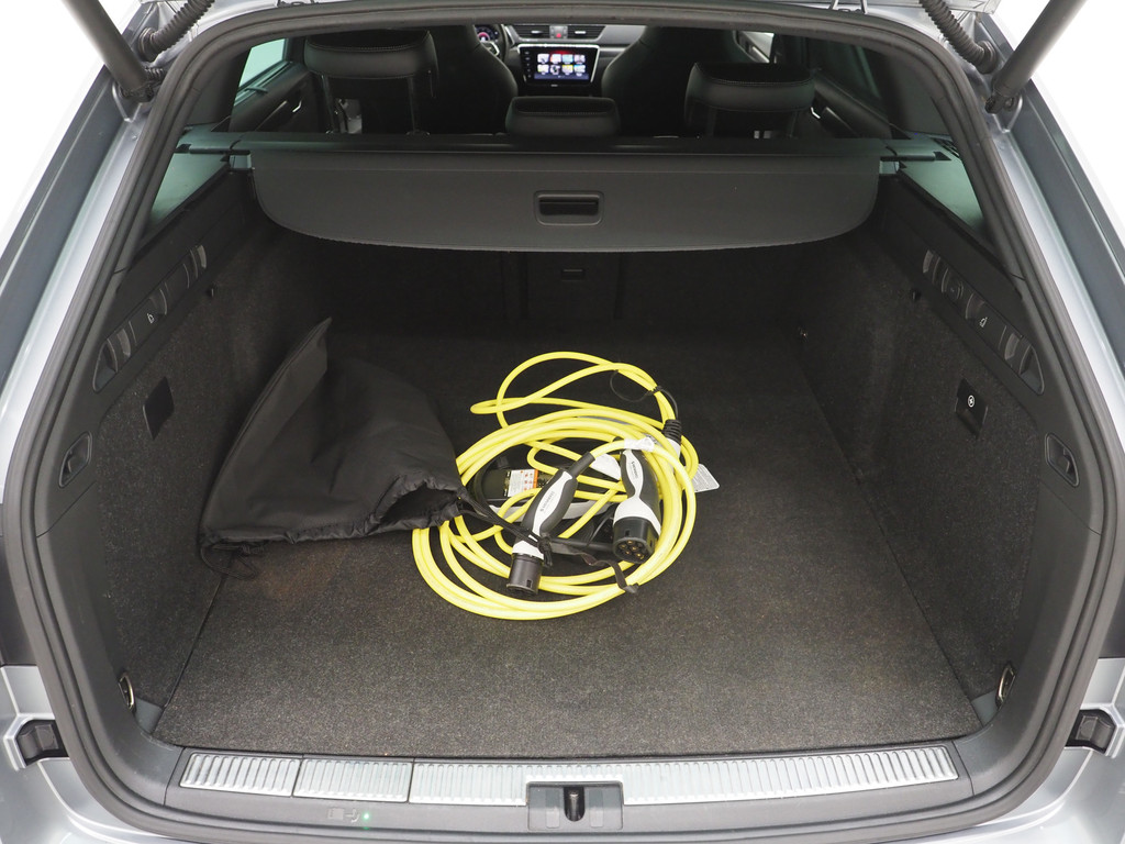 Škoda Superb Combi 1.4 TSI iV Sportline 82