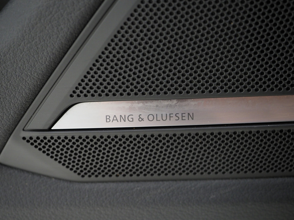 Audi A6 Avant 55 TFSI e quattro Competition Full Black 17