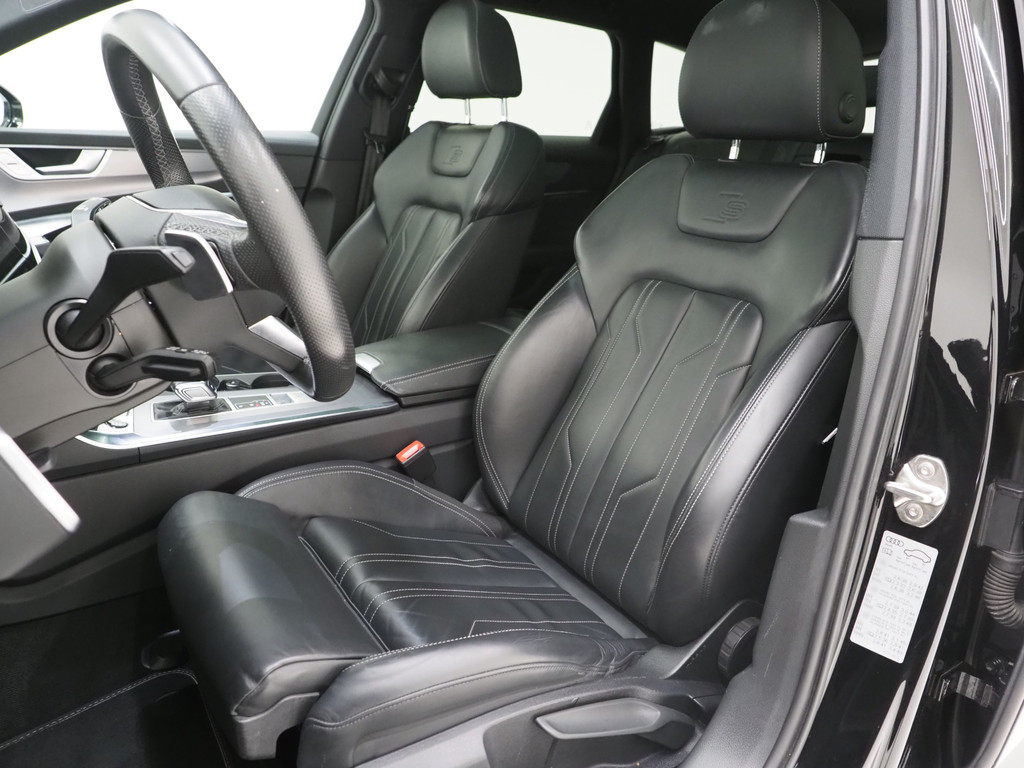 Audi A6 Avant 55 TFSI e quattro Competition Full Black 3