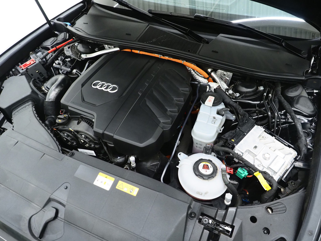 Audi A6 Avant 55 TFSI e quattro Competition Full Black 6