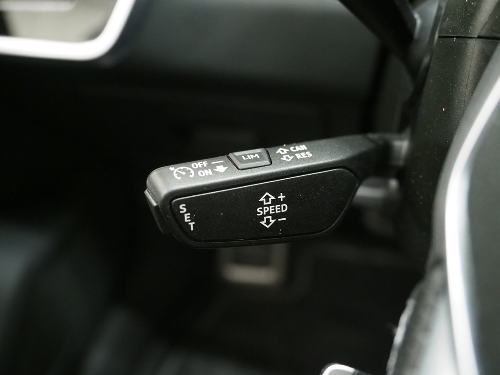 Audi A6 Avant 55 TFSI e quattro Competition Full Black 60