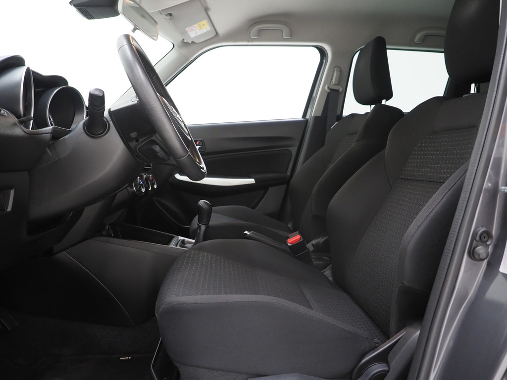 Suzuki Swift 1.0 Style Smart Hybrid 18