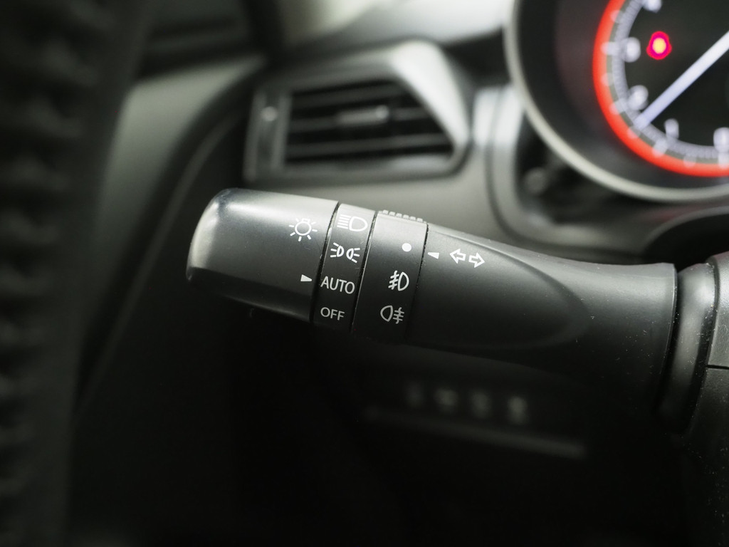 Suzuki Swift 1.0 Style Smart Hybrid 22