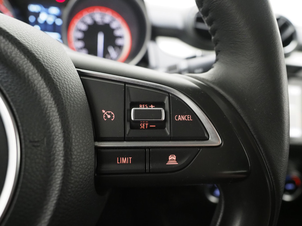 Suzuki Swift 1.0 Style Smart Hybrid 25