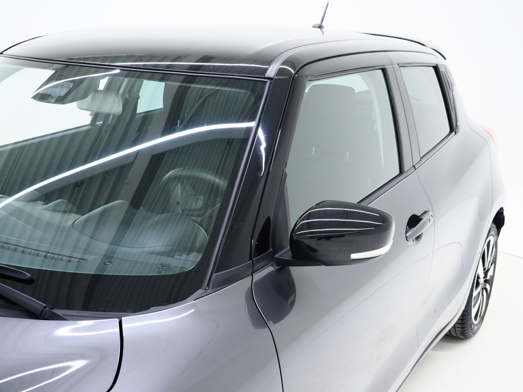 Suzuki Swift 1.0 Style Smart Hybrid 53