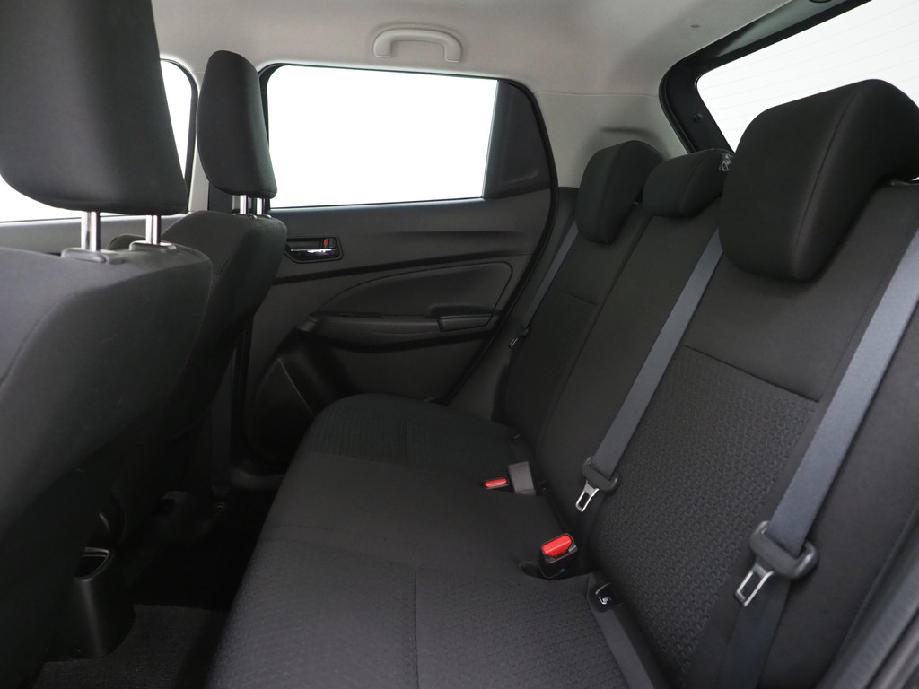Suzuki Swift 1.0 Style Smart Hybrid 76