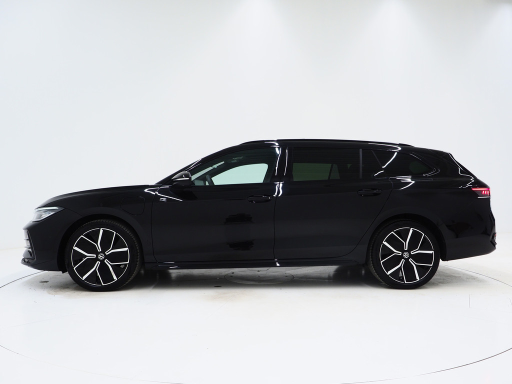 Volkswagen Passat Variant 1.5 eHybrid R-Line 1