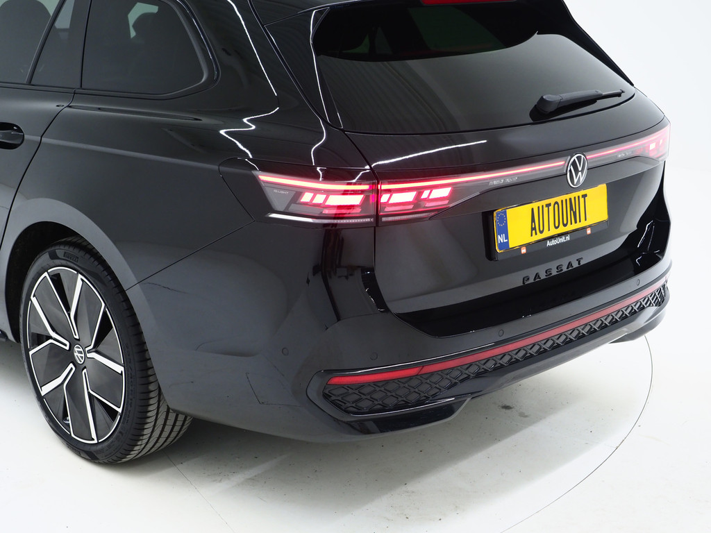 Volkswagen Passat Variant 1.5 eHybrid R-Line 13