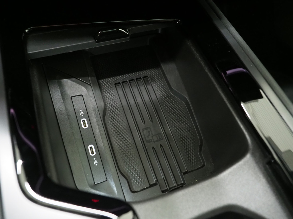 Volkswagen Passat Variant 1.5 eHybrid R-Line 39