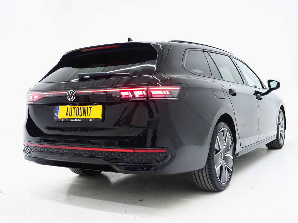 Volkswagen Passat Variant 1.5 eHybrid R-Line 8