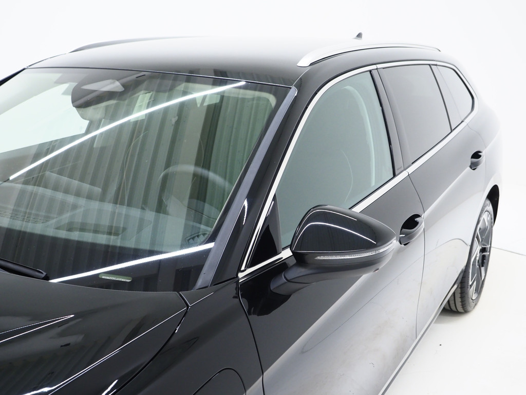 Volkswagen Passat Variant 1.5 eHybrid 204PK 12