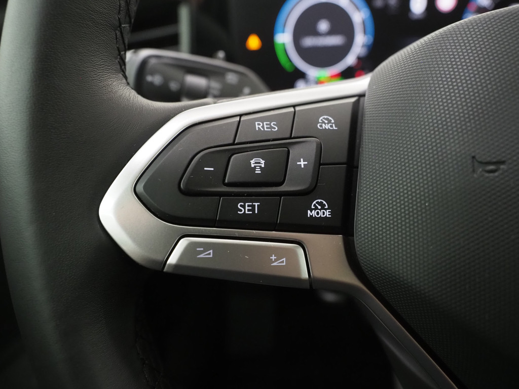 Volkswagen Passat Variant 1.5 eHybrid 204PK 23