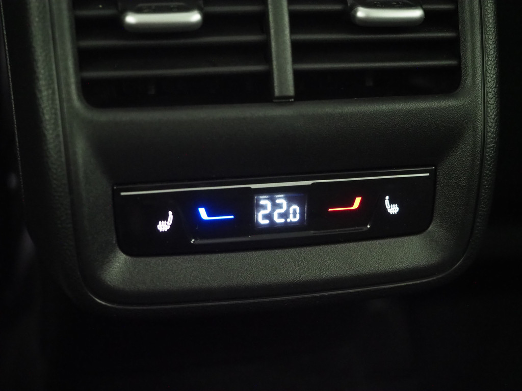 Volkswagen Passat Variant 1.5 eHybrid 204PK 83