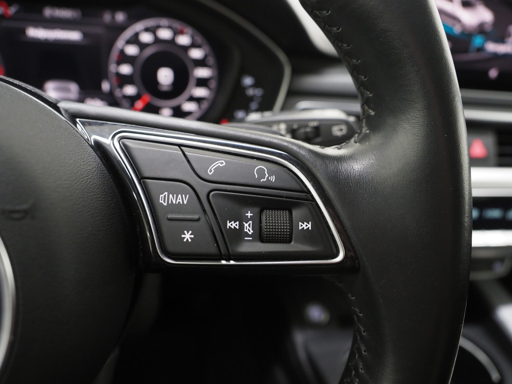 Audi A4 Avant 45 TFSI quattro Hybrid 21