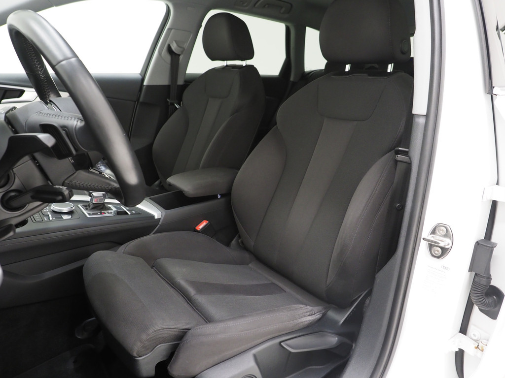 Audi A4 Avant 45 TFSI quattro Hybrid 3