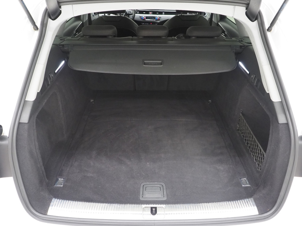 Audi A4 Avant 45 TFSI quattro Hybrid 35