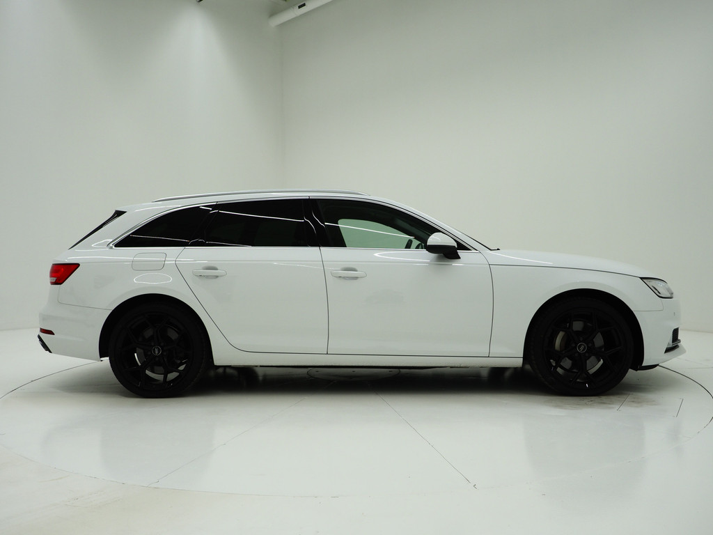 Audi A4 Avant 45 TFSI quattro Hybrid 46