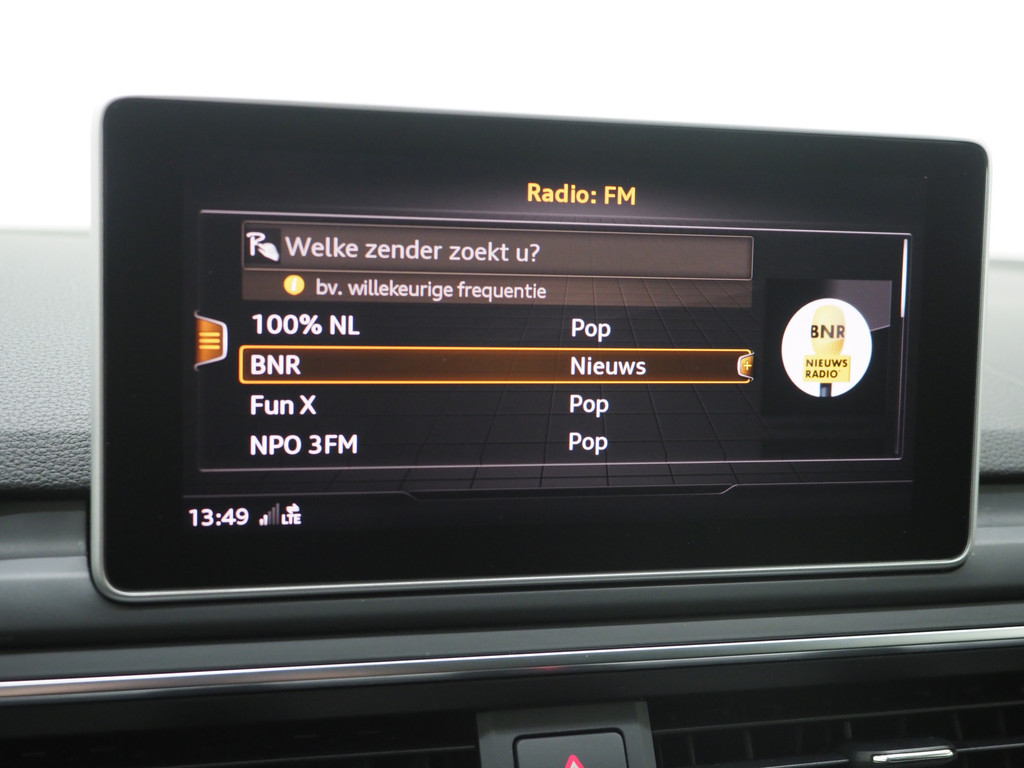 Audi A4 Avant 45 TFSI quattro Hybrid 64