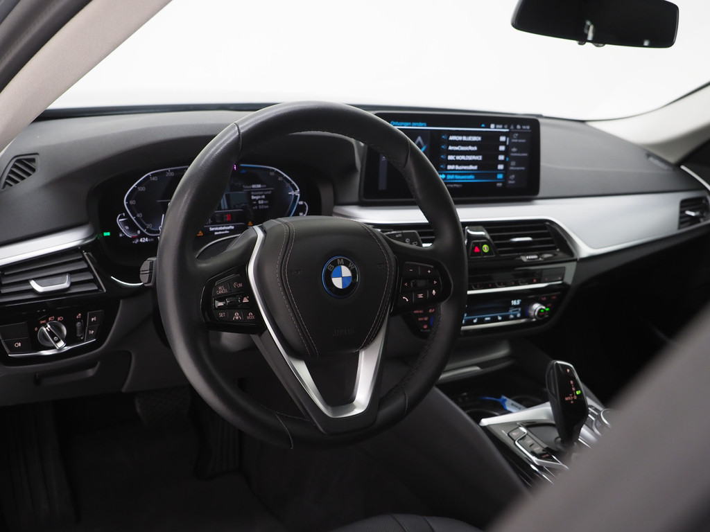 BMW 5 Serie Touring 530e 15
