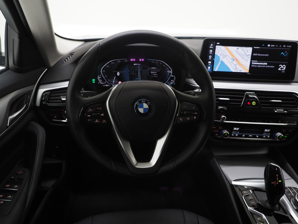 BMW 5 Serie Touring 530e 32