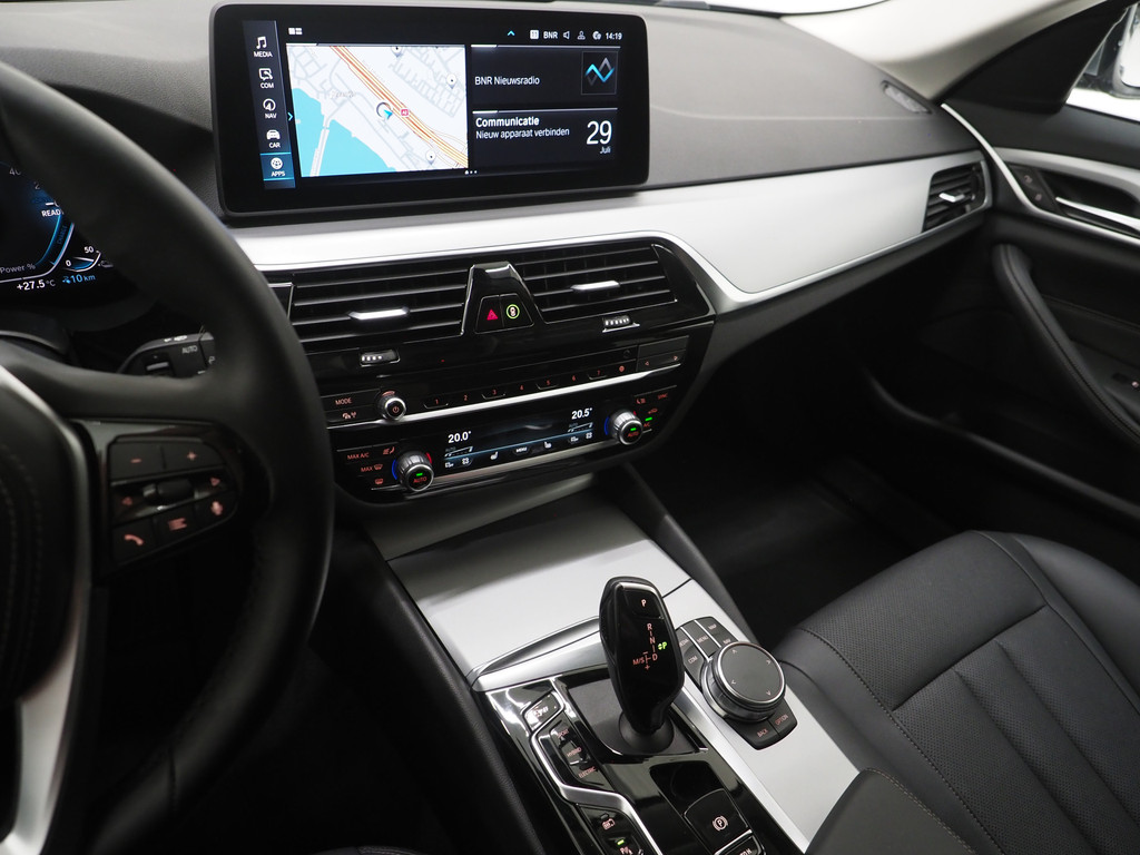 BMW 5 Serie Touring 530e 68