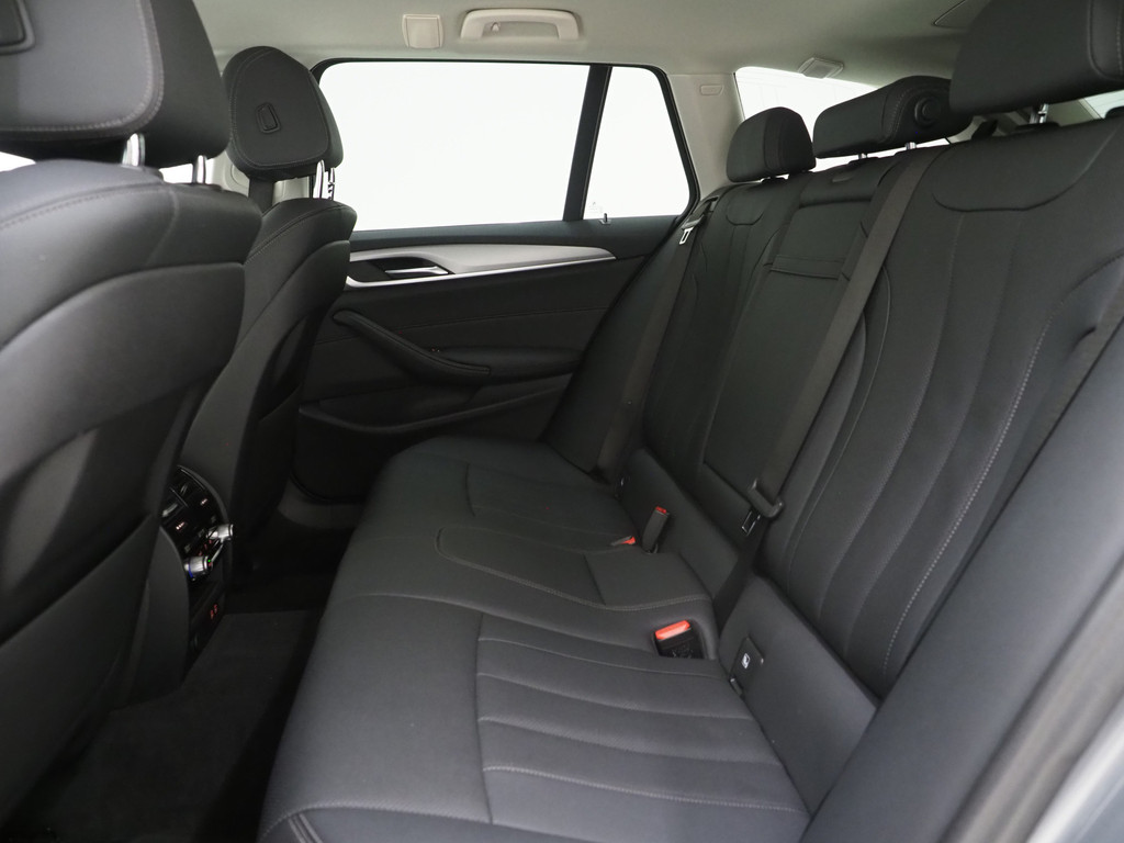 BMW 5 Serie Touring 530e 71