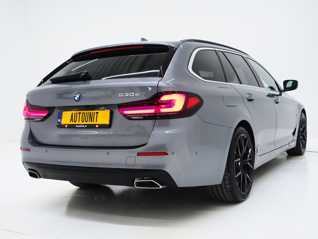 BMW 5 Serie Touring 530e 8