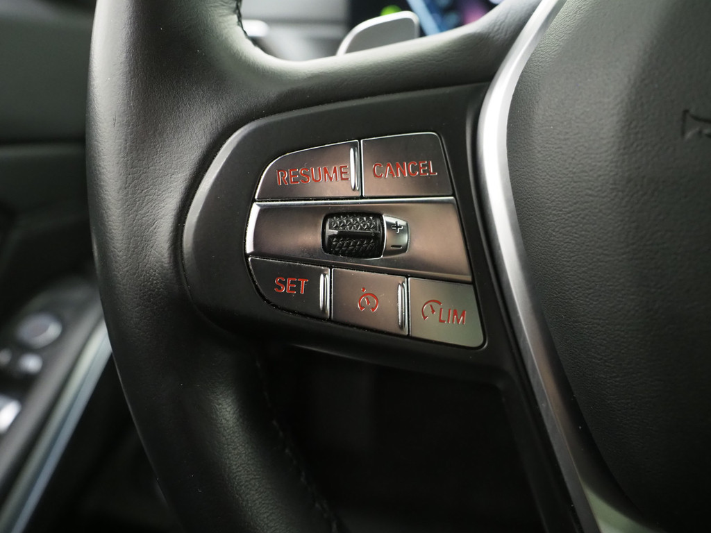 BMW 3 Serie Touring 320e LCI 20