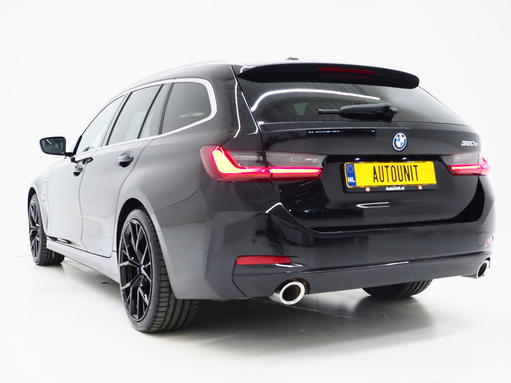 BMW 3 Serie Touring 320e LCI 40