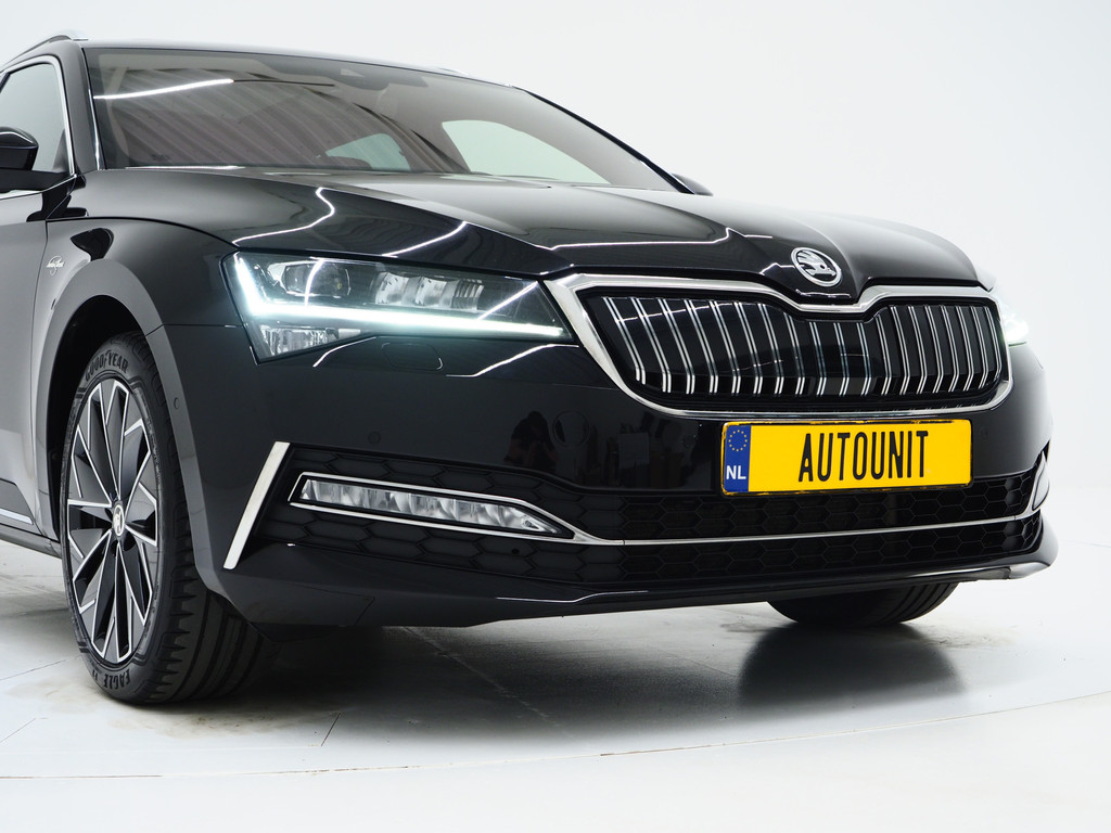 Škoda Superb Combi 1.4 TSI iV Laurin & Klement 11