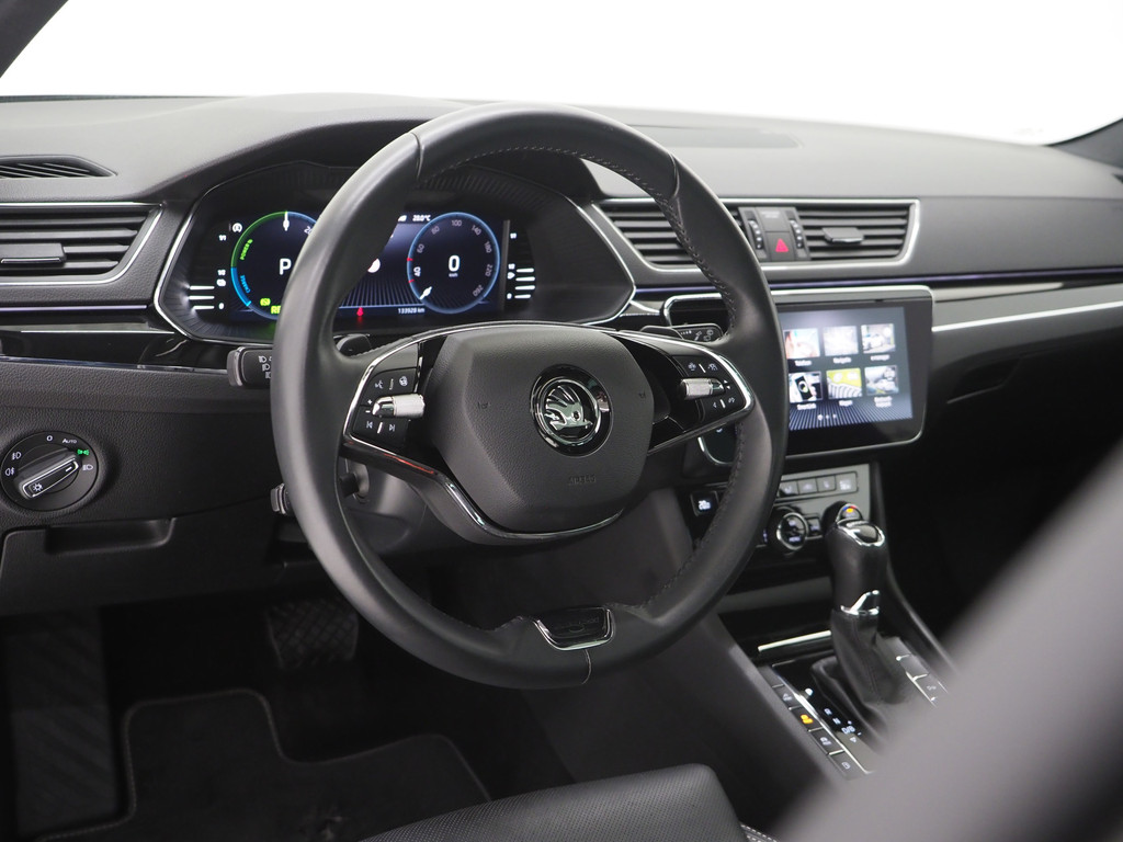 Škoda Superb Combi 1.4 TSI iV Laurin & Klement 17