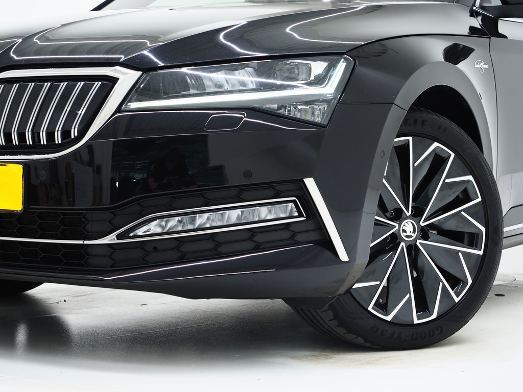 Škoda Superb Combi 1.4 TSI iV Laurin & Klement 5
