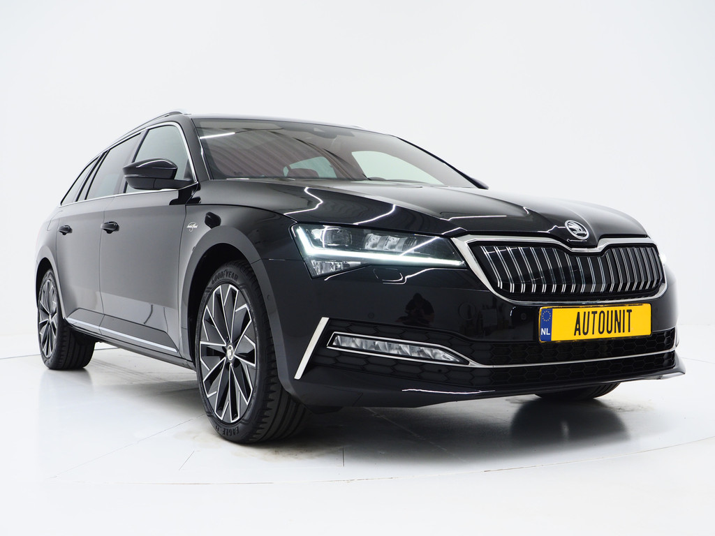 Škoda Superb Combi 1.4 TSI iV Laurin & Klement 54