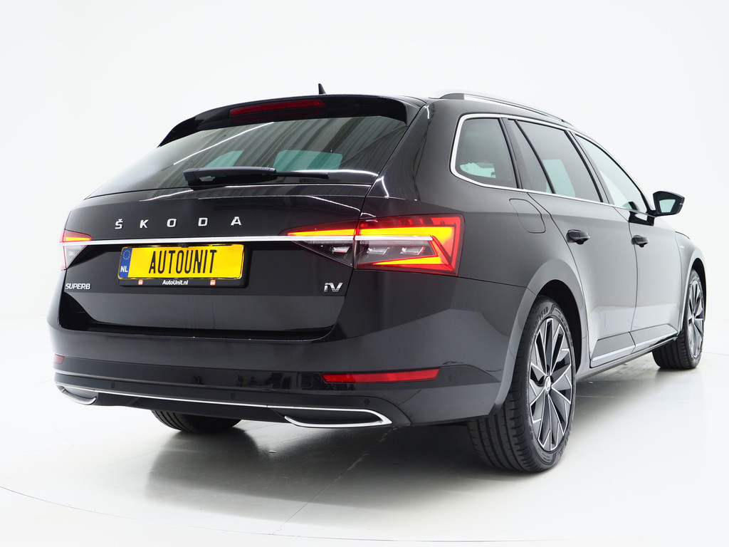 Škoda Superb Combi 1.4 TSI iV Laurin & Klement 8