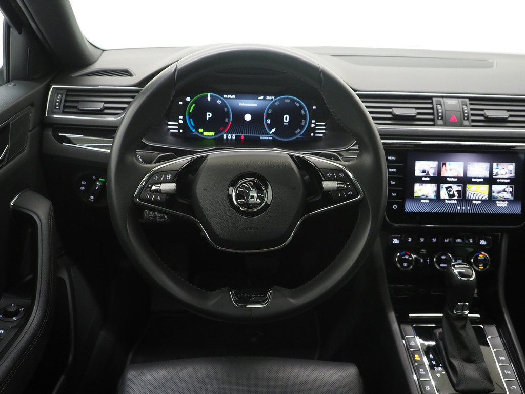 Škoda Superb Combi 1.4 TSI iV Laurin & Klement 83