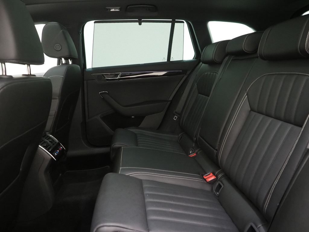 Škoda Superb Combi 1.4 TSI iV Laurin & Klement 84