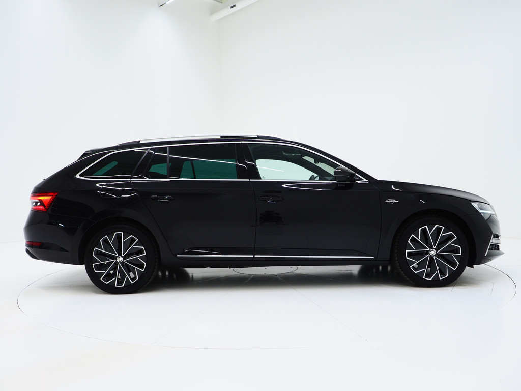 Škoda Superb Combi 1.4 TSI iV Laurin & Klement 9