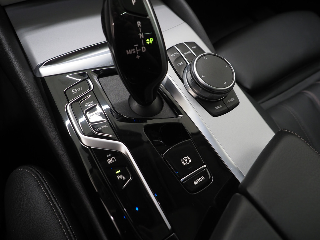 BMW 5 Serie Touring 530e 31