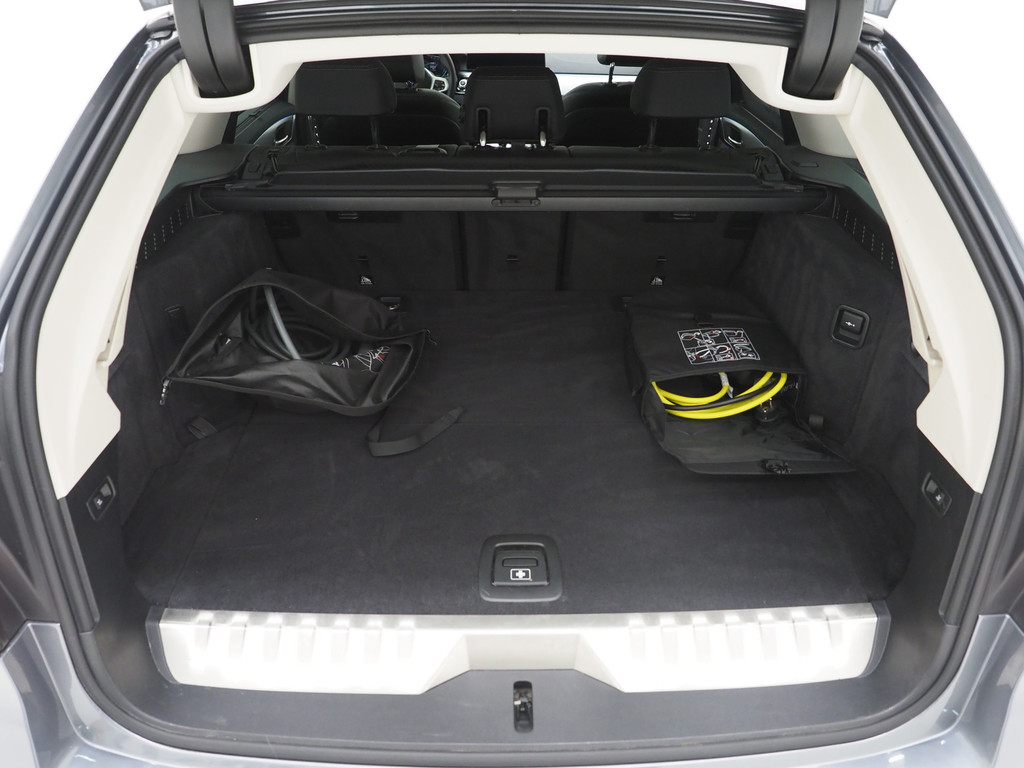 BMW 5 Serie Touring 530e 74